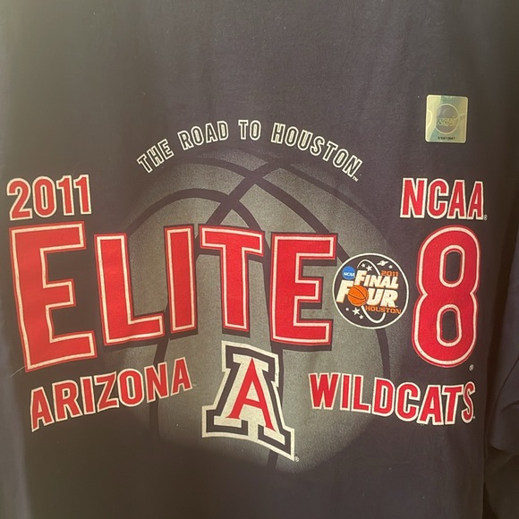 U of Arizona XXL 2011 Elite 8 TSHIRT - Picture 2 of 5